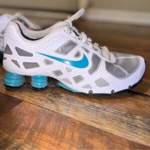 Size 6 Youth Nike Shox Turbo White Turquoise Lace Up Sneakers